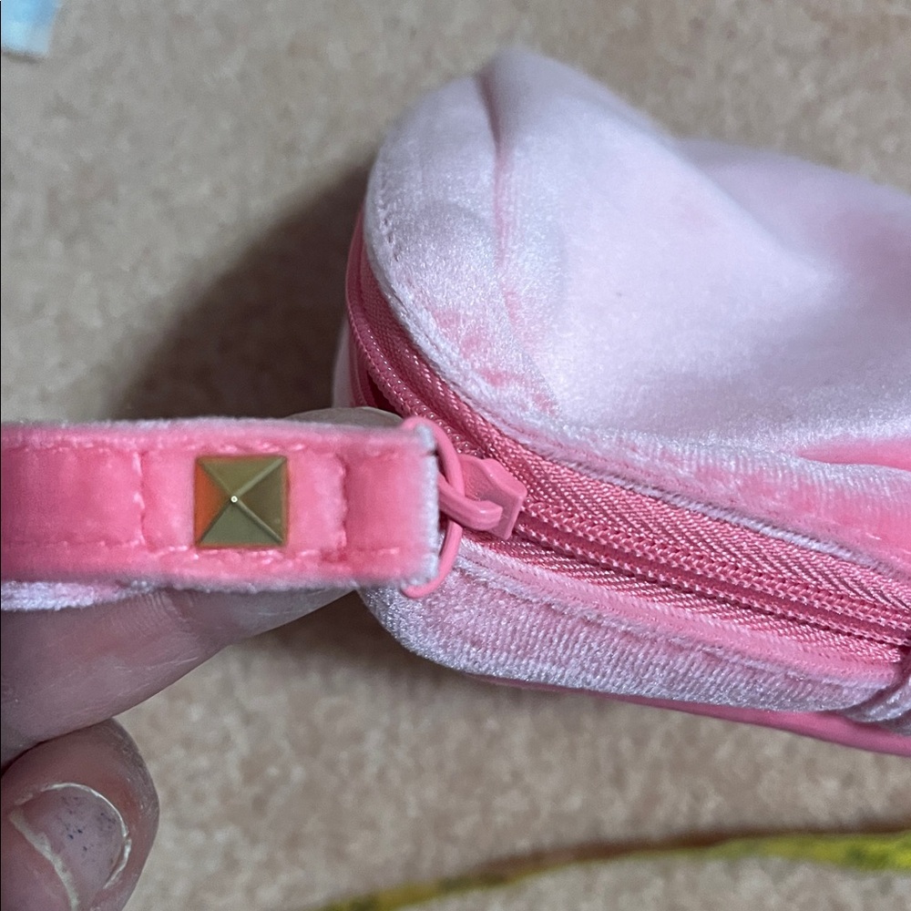 Valentino Pink Velvet Pouch new 100% authentic - Picture 7 of 8